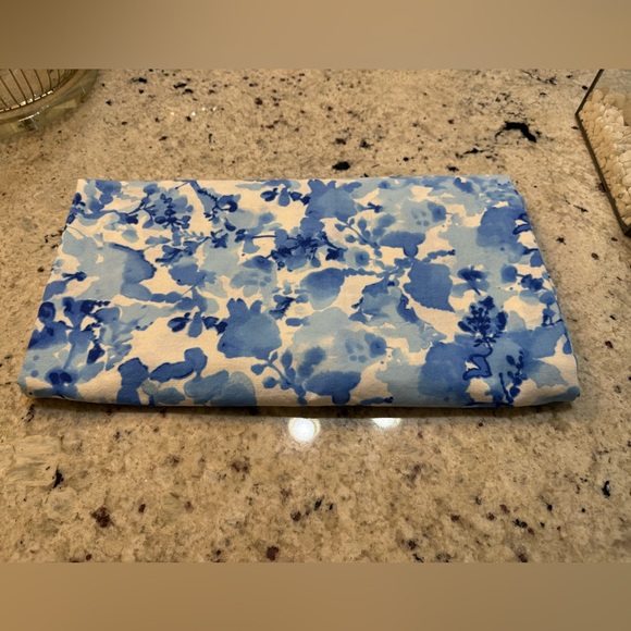 Sur La Table Blue Floral Blossom Tablecloth 70x70 - Picture 6 of 8